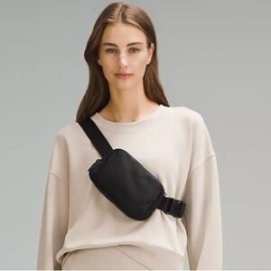 Lululemon Everywhere Belt Bag 1L - Black